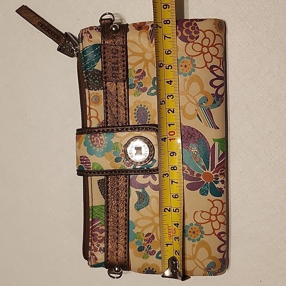 Relic Multicolor Vegan Leather Floral Wallet - Picture 15 of 16